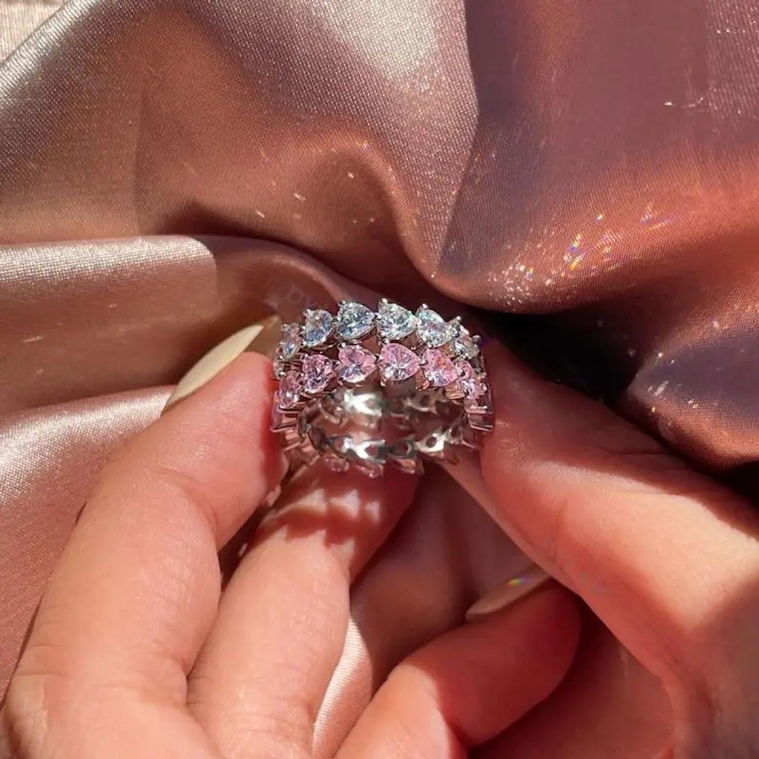 Anillo de Plata 925 con Zirconias de Corazones Rosas - Image 3